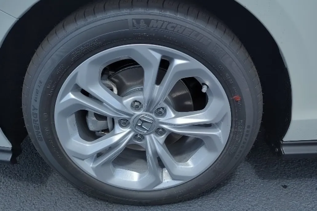 2025 Honda Accord LX photo 1