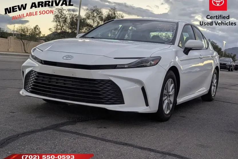 2025 Toyota Camry LE photo 1