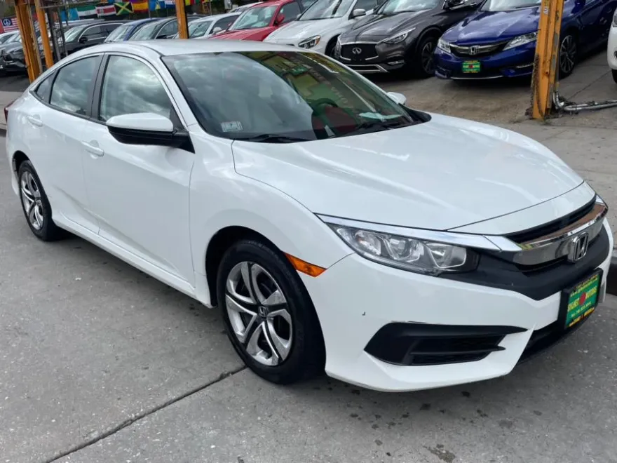 2018 Honda Civic EX photo 1