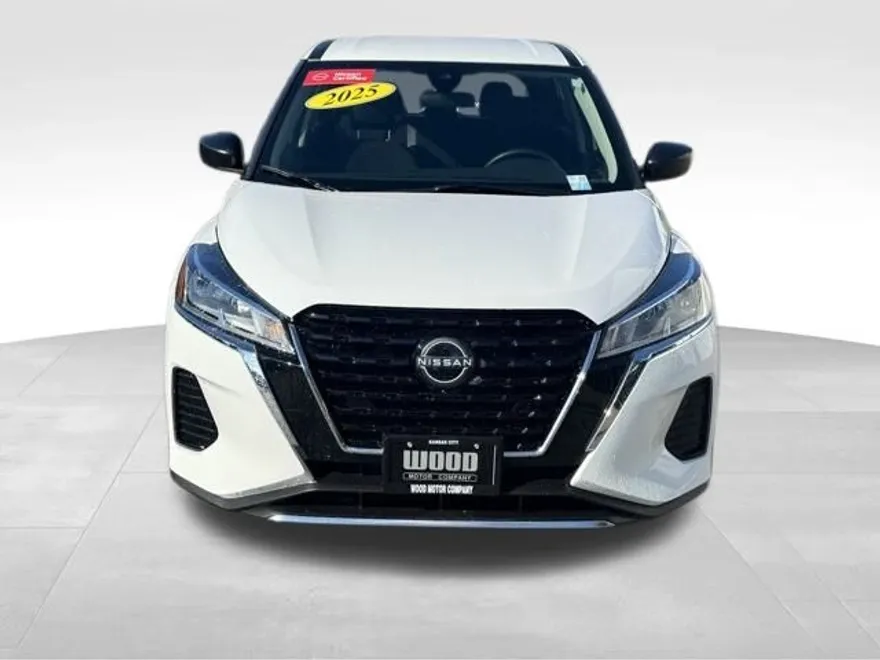 2025 Nissan Kicks Play S photo 1