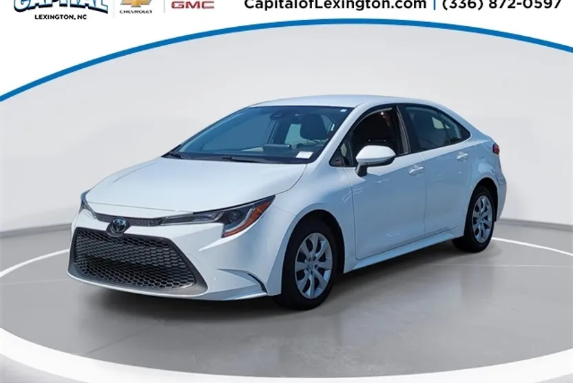 2022 Toyota Corolla LE photo 1