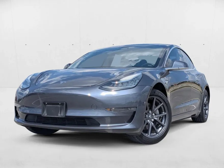 2018 Tesla Model 3 Long Range photo 1