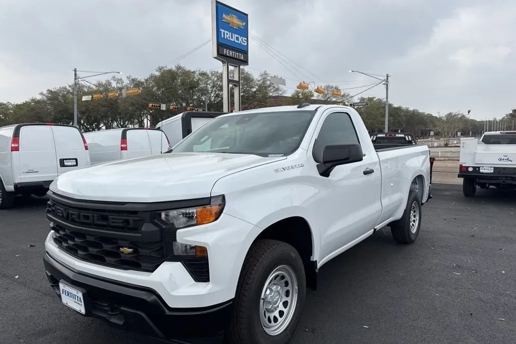 2025 Chevrolet Silverado 1500 photo 1