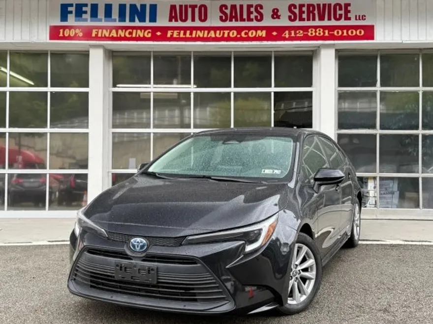 2023 Toyota Corolla Hybrid LE photo 1