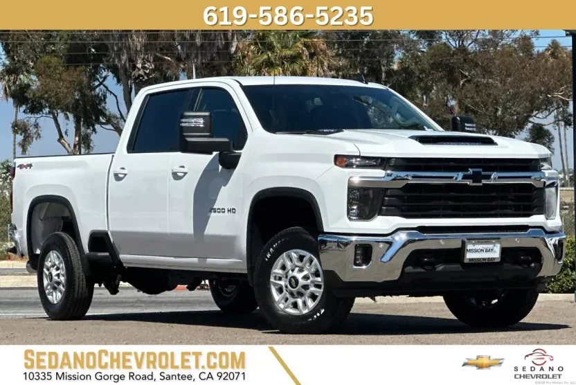 2025 Chevrolet Silverado LT photo 1