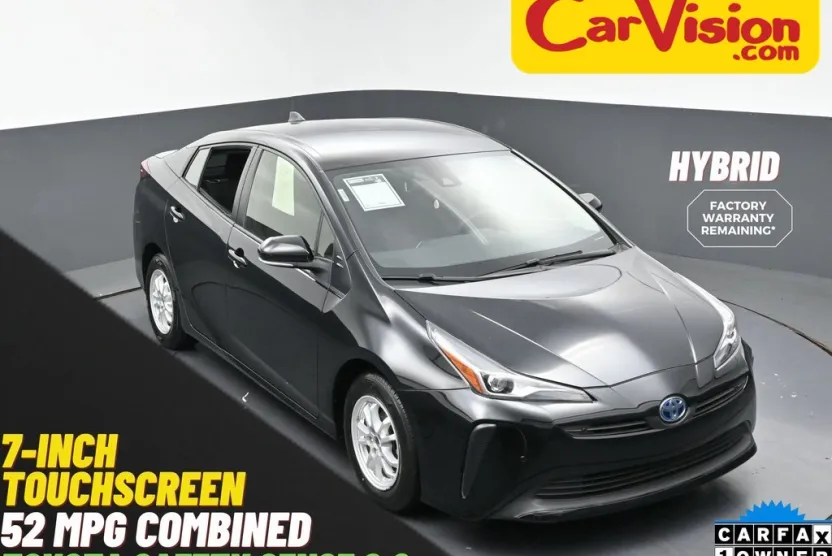 2022 Toyota Prius LE photo 1