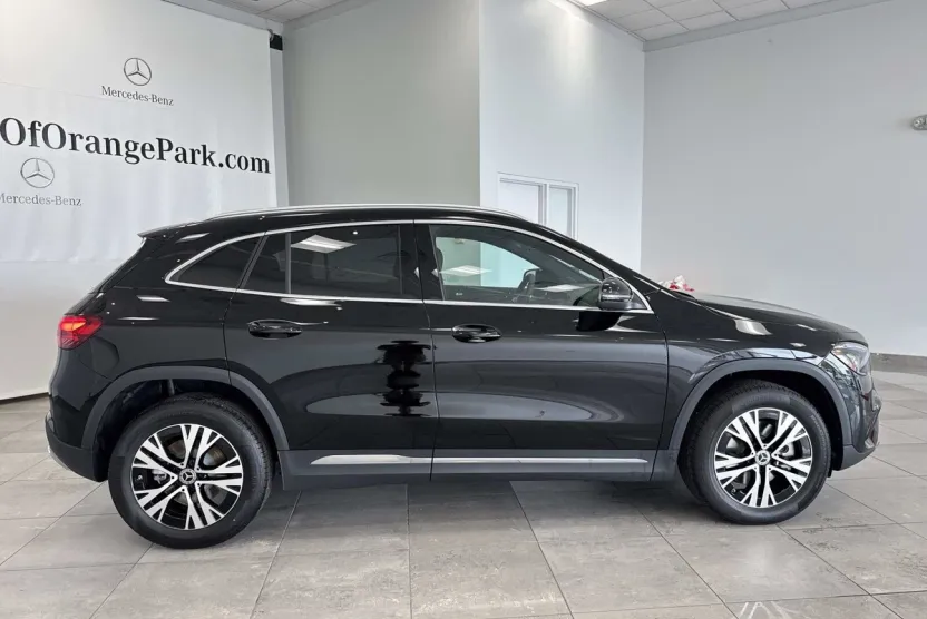 2026 Mercedes Benz GLA 250 photo 1