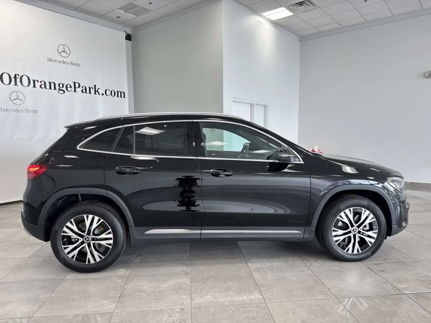 2026 Mercedes Benz GLA 250 photo 1