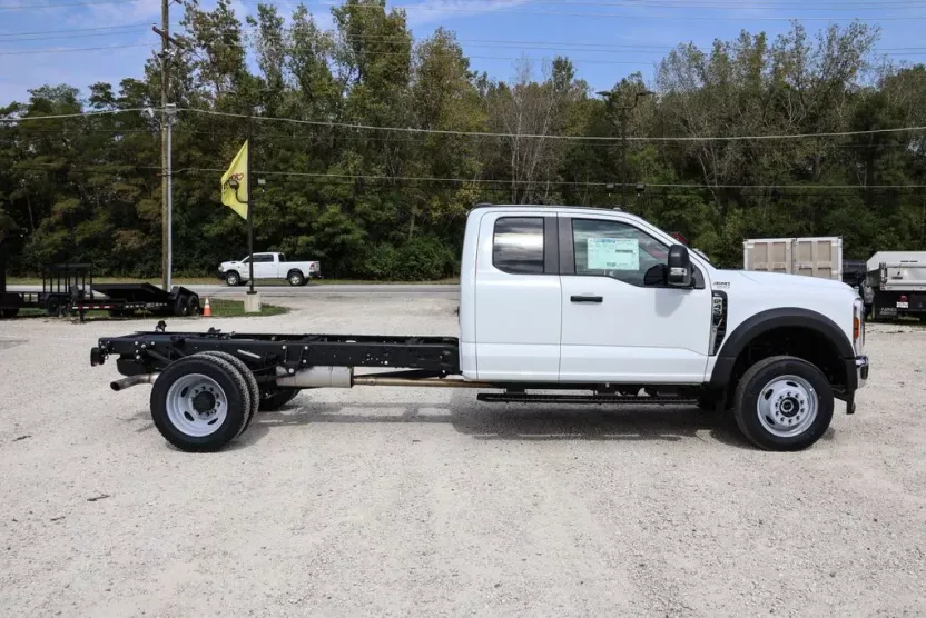2025 Ford F-450 XL photo 1