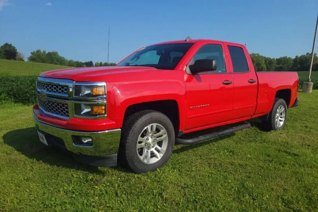 2014 Chevrolet Silverado 1500 LT photo 1