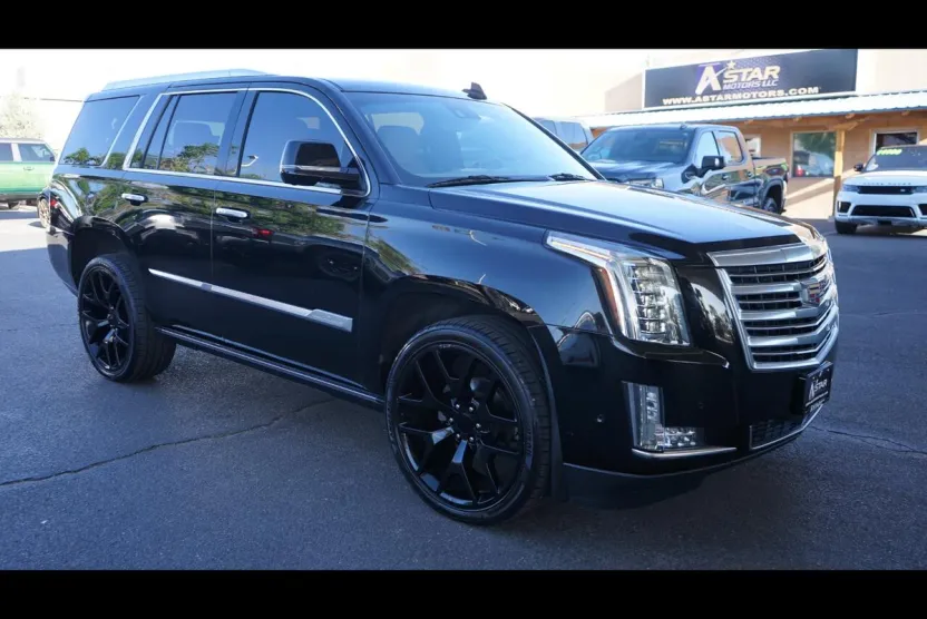 2019 Cadillac Escalade Platinum photo 1