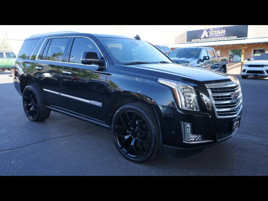 2019 Cadillac Escalade Platinum photo 1