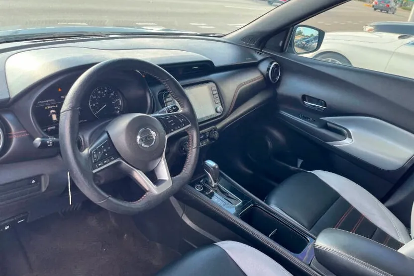 2021 Nissan Kicks SR photo 1