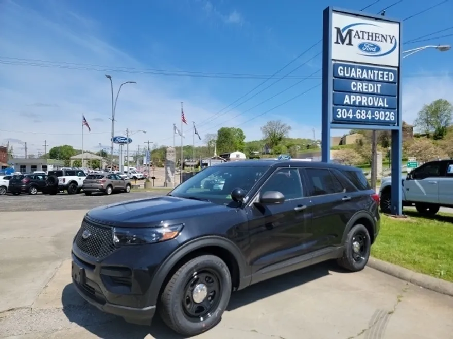 2023 Ford Explorer photo 1
