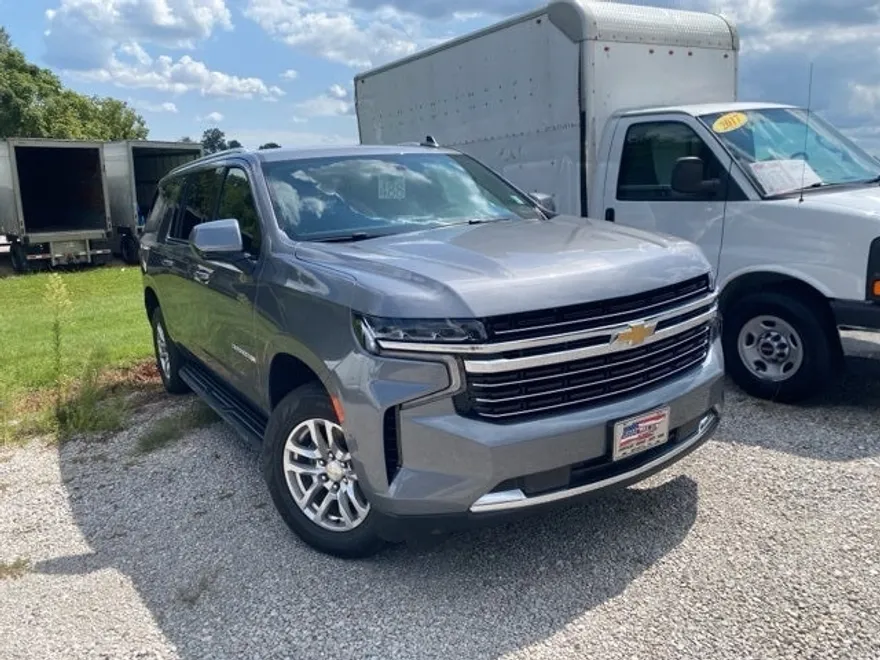 2021 Chevrolet Suburban LT photo 1