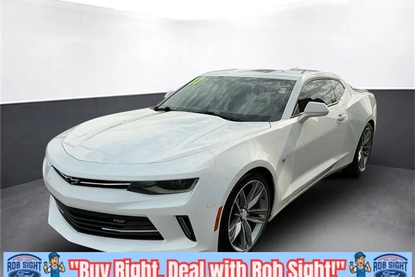 2017 Chevrolet Camaro 1LT photo 1