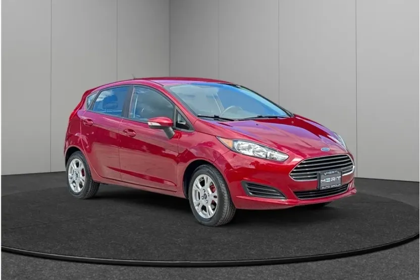 2016 Ford Fiesta SE photo 1