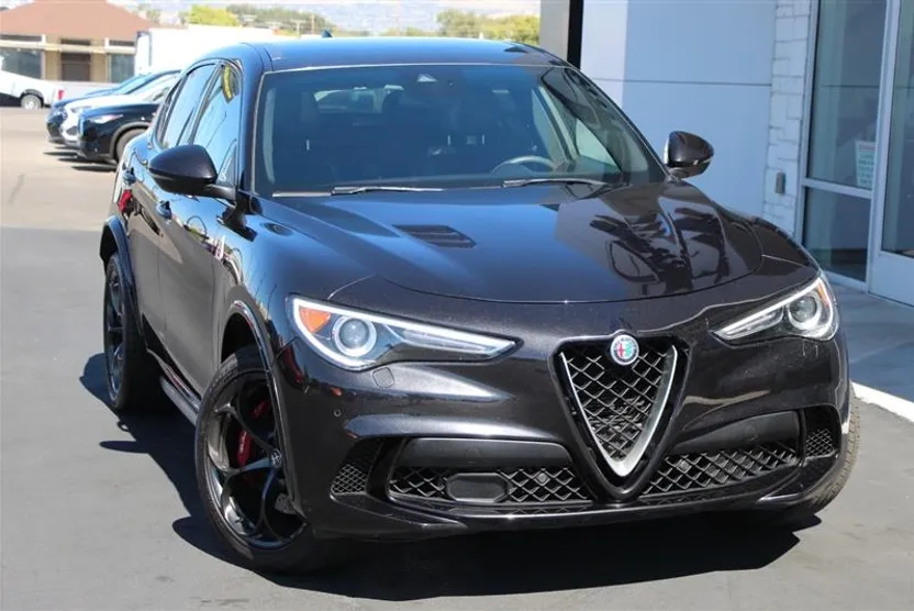 2018 Alfa Romeo Stelvio Quadrifoglio photo 1