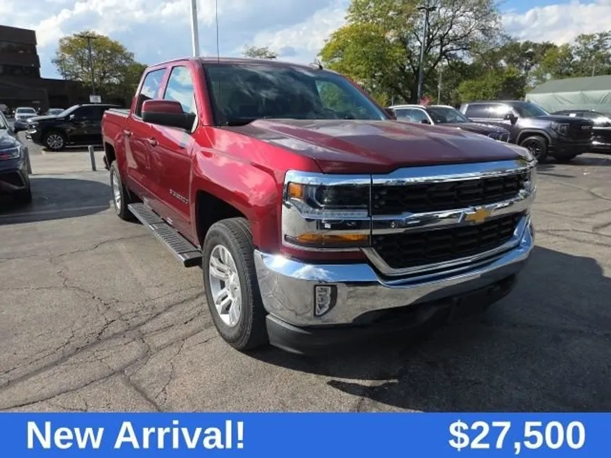 2017 Chevrolet Silverado 1500 LT photo 1