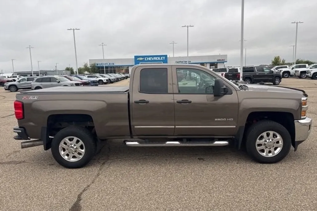 2015 Chevrolet Silverado 2500HD LT photo 1