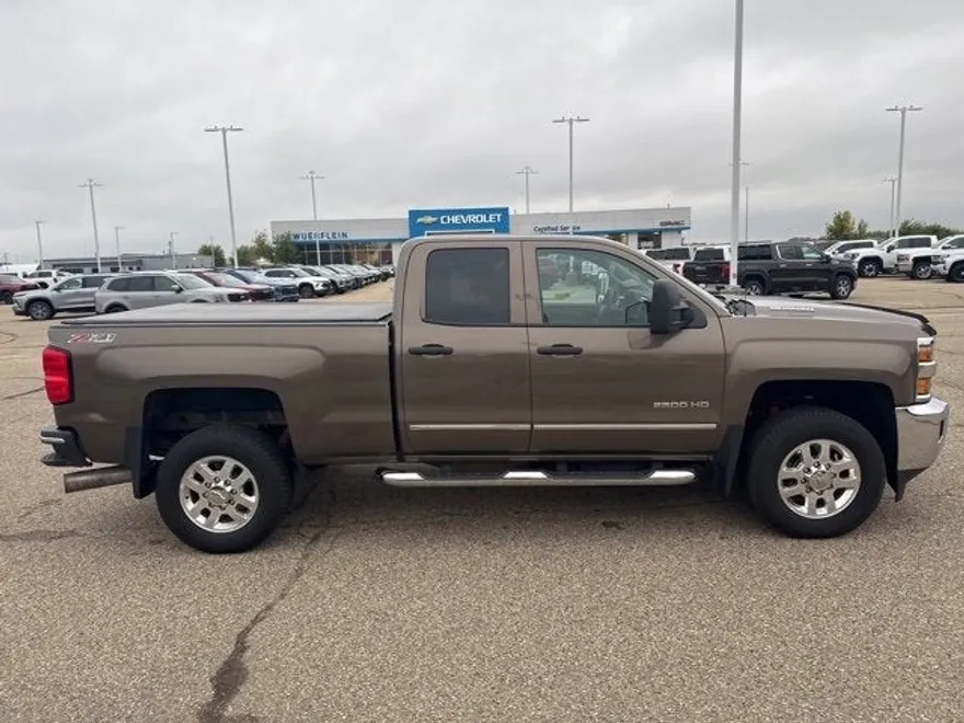 2015 Chevrolet Silverado 2500HD LT photo 1
