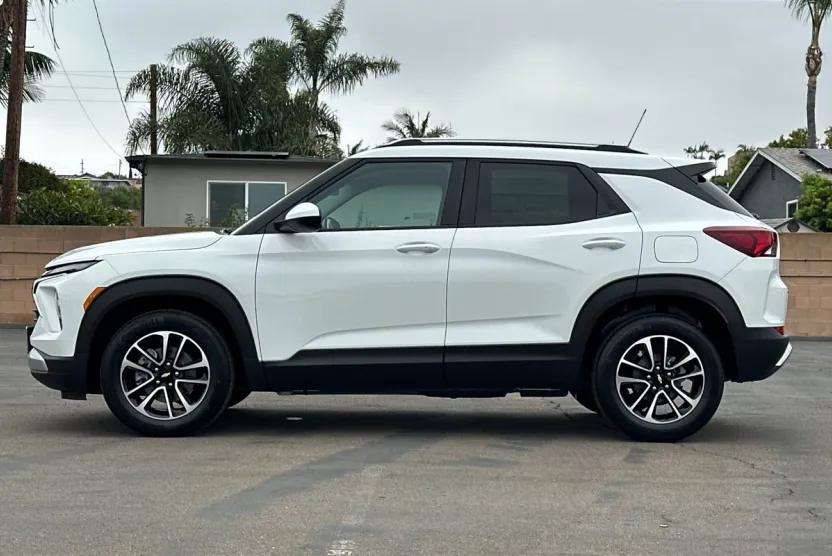 2026 Chevrolet Trailblazer LT photo 1