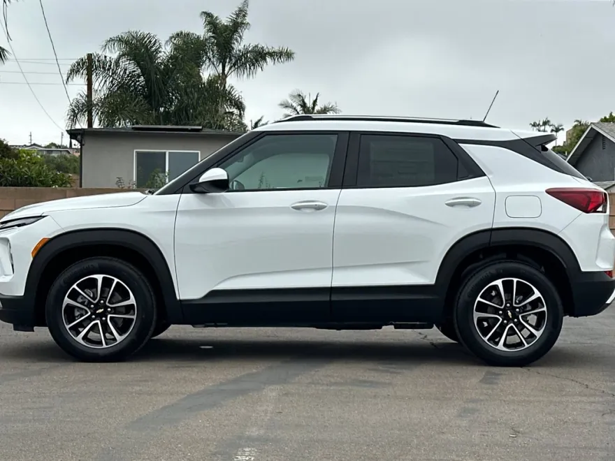 2026 Chevrolet Trailblazer LT photo 1