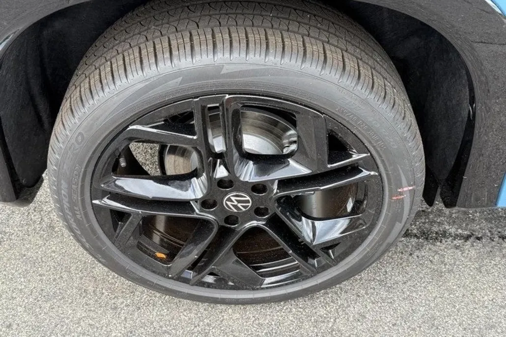 2025 Volkswagen Tiguan SE R-Line Black photo 1