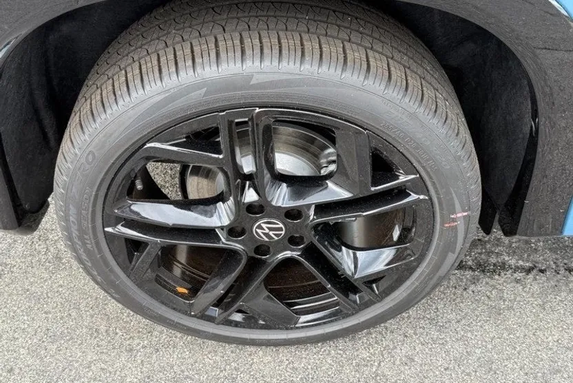 2025 Volkswagen Tiguan SE R-Line Black photo 1
