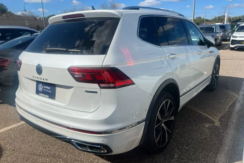 2024 Volkswagen Tiguan SEL R-Line Black photo 1