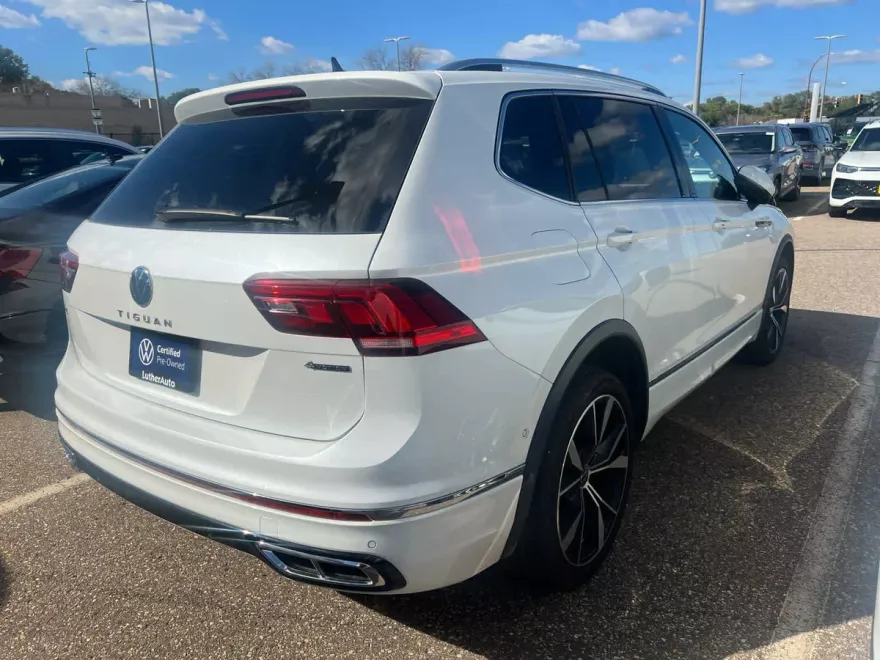 2024 Volkswagen Tiguan SEL R-Line Black photo 1