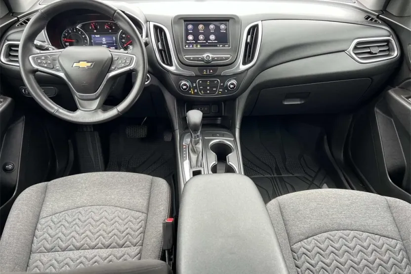 2022 Chevrolet Equinox LT photo 1