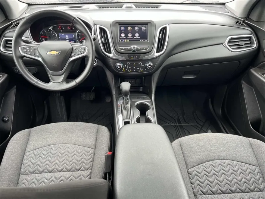 2022 Chevrolet Equinox LT photo 1