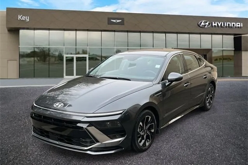 2024 Hyundai Sonata SEL photo 1