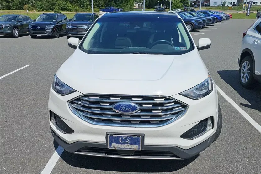 2020 Ford Edge SEL photo 1