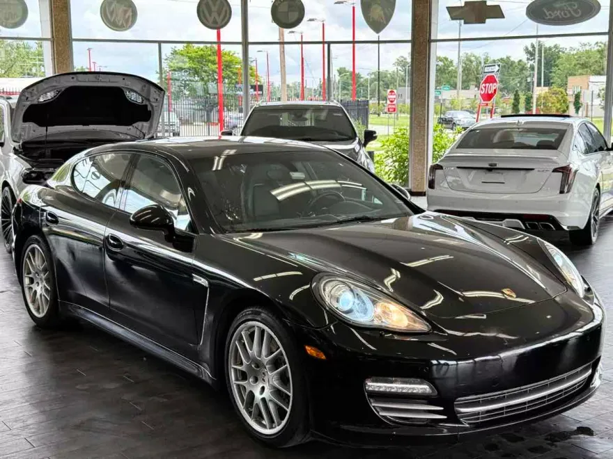 2013 Porsche Panamera Base photo 1