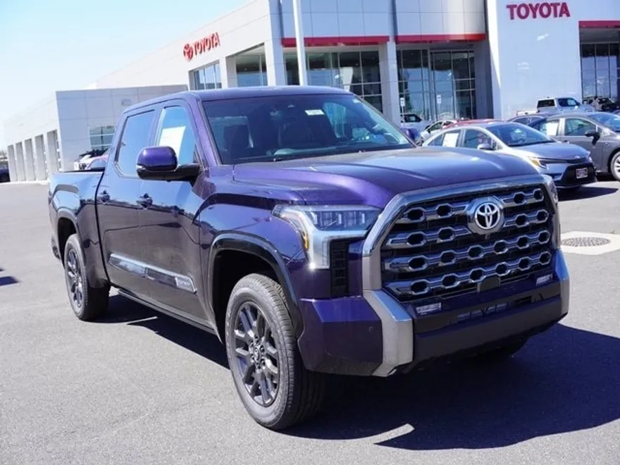 2025 Toyota Tundra Platinum CrewMax photo 1