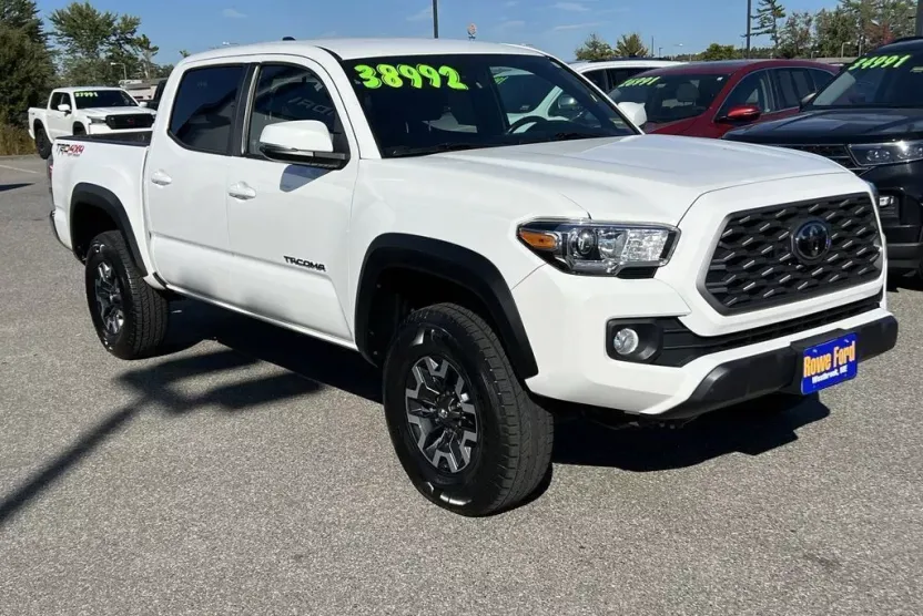 2023 Toyota Tacoma TRD Off-Road photo 1