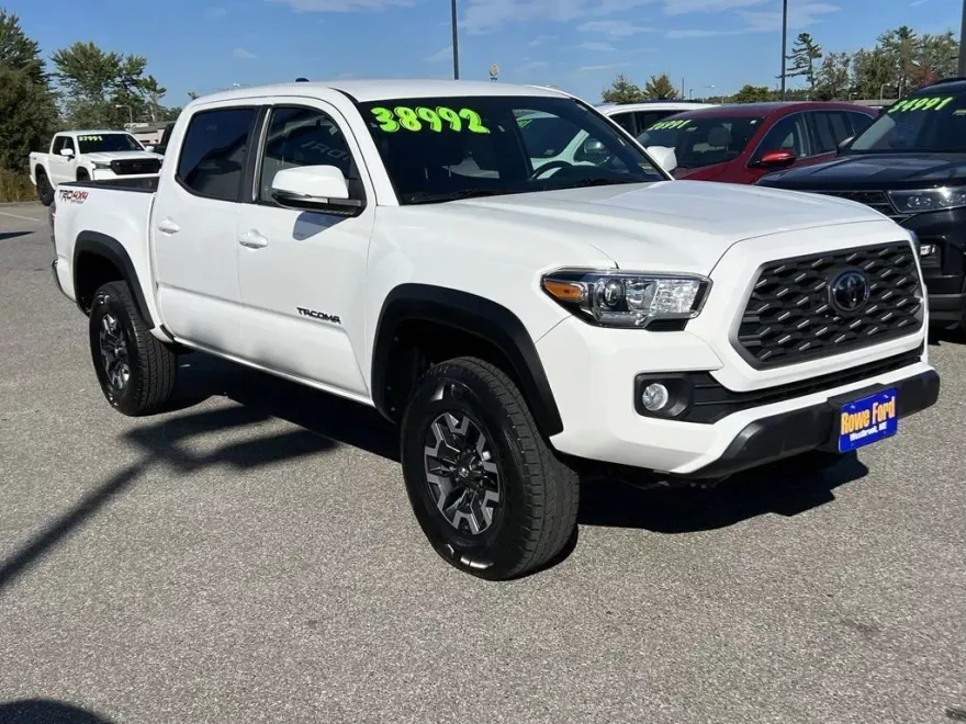 2023 Toyota Tacoma TRD Off-Road photo 1