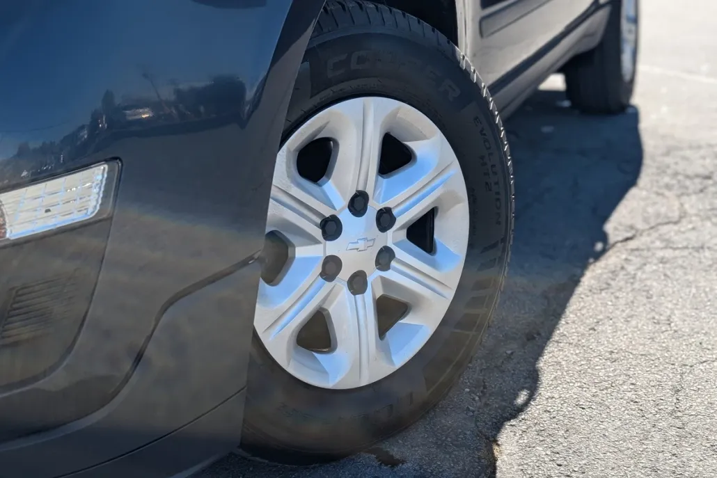 2015 Chevrolet Traverse LS photo 1