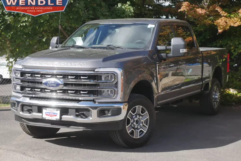 2023 Ford F-250 Lariat photo 1