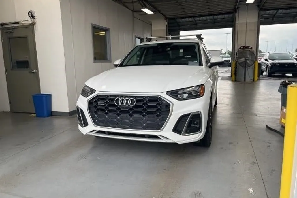 2024 Audi Q5 45 S line Premium photo 1