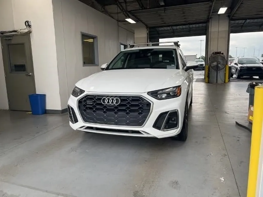 2024 Audi Q5 45 S line Premium photo 1