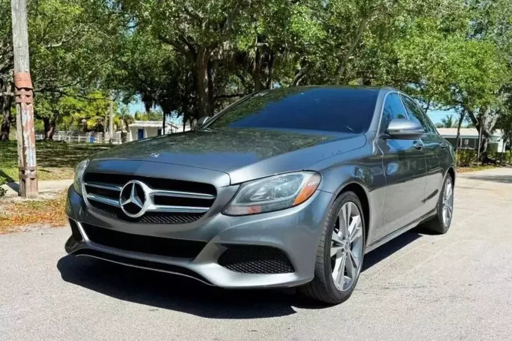2018 Mercedes Benz C 300 Sedan photo 1