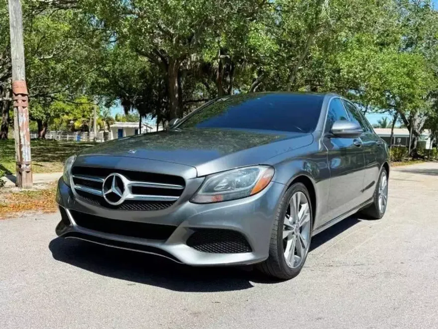 2018 Mercedes Benz C 300 Sedan photo 1