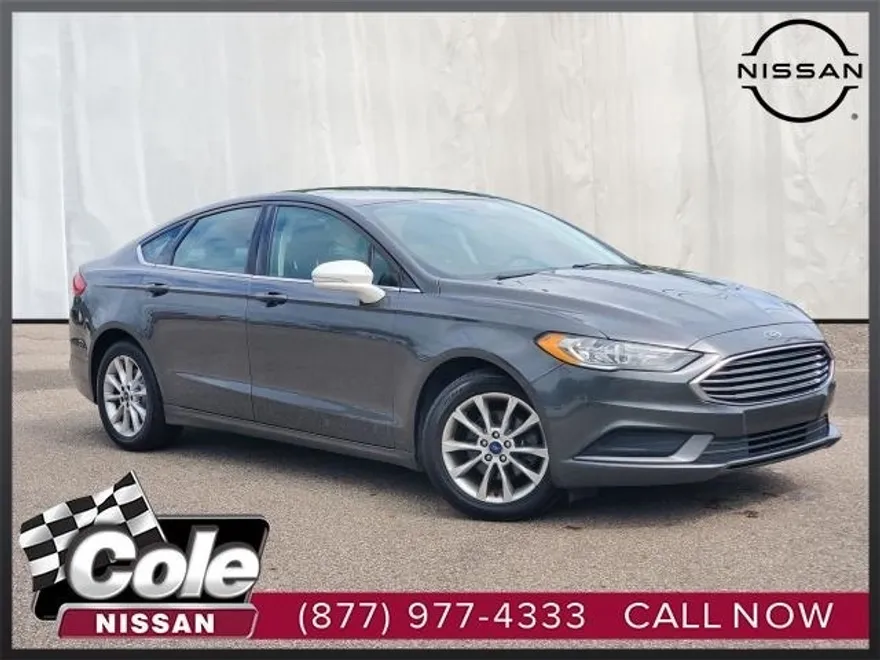 2017 Ford Fusion SE photo 1
