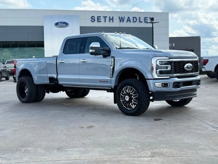 2025 Ford F-450 photo 1