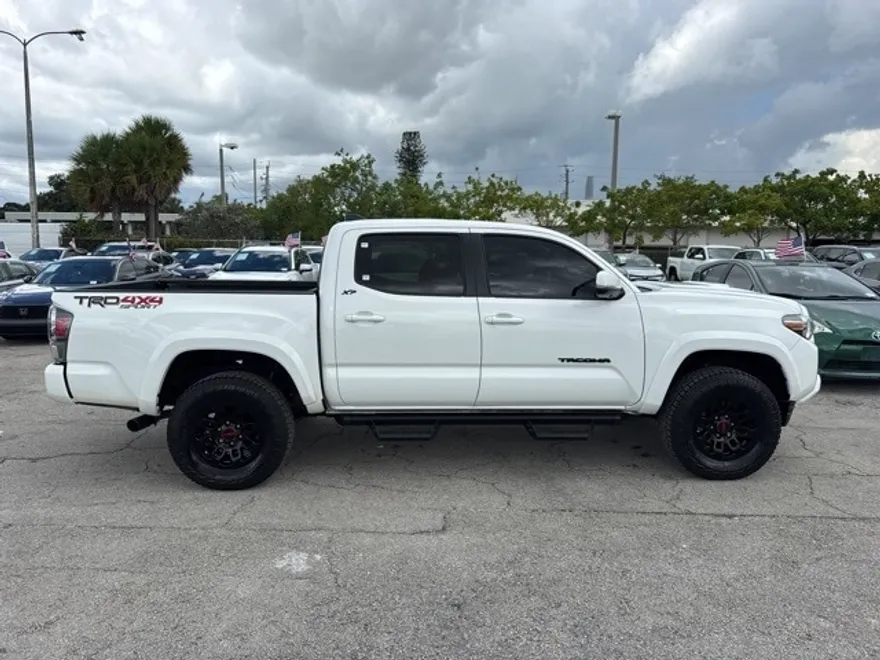 2023 Toyota Tacoma TRD Sport V6 photo 1