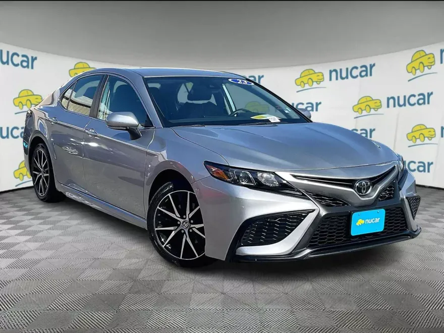 2023 Toyota Camry SE photo 1