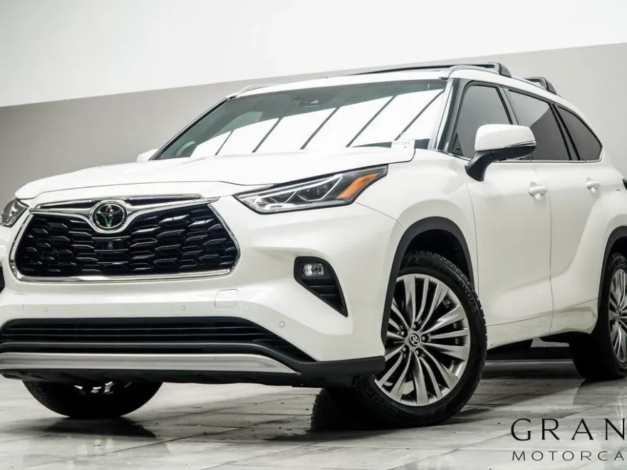 2021 Toyota Highlander Platinum photo 1